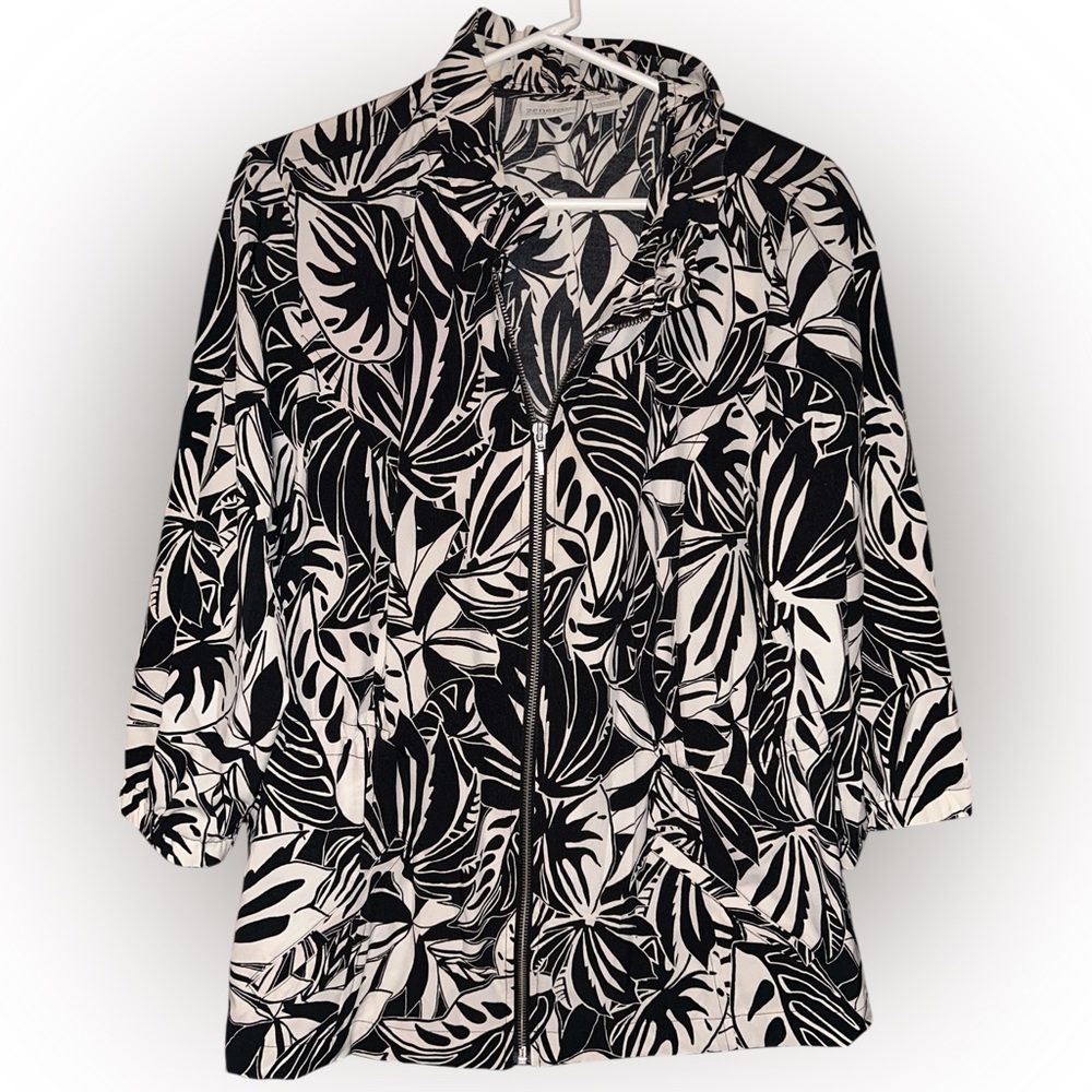 Black and White Leaf Print Women's Top